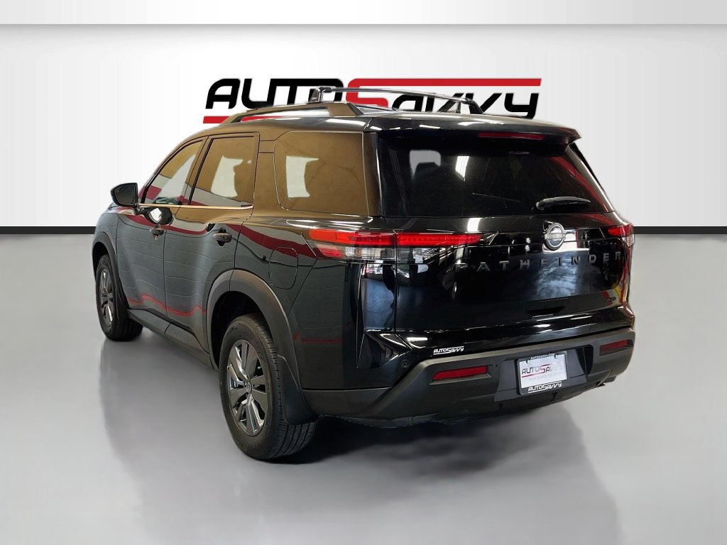 Used 2025 Nissan Pathfinder SV w/ Black Appearance Package AWD/4WD image 5