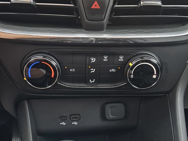 Used 2025 Buick Encore GX Preferred FWD image 18