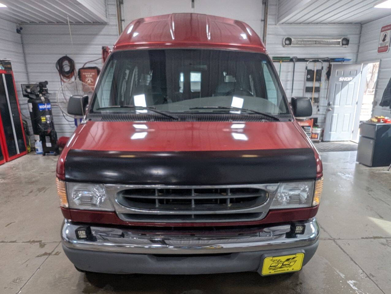 Used 1997 Ford E-250 and Econoline 250 Heavy-Duty Extended RWD image 2