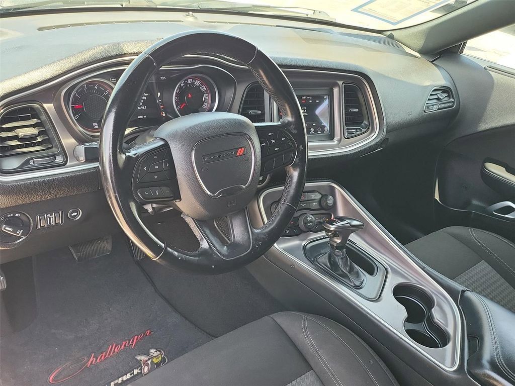 Used 2021 Dodge Challenger SXT w/ Driver Convenience Group RWD image 2