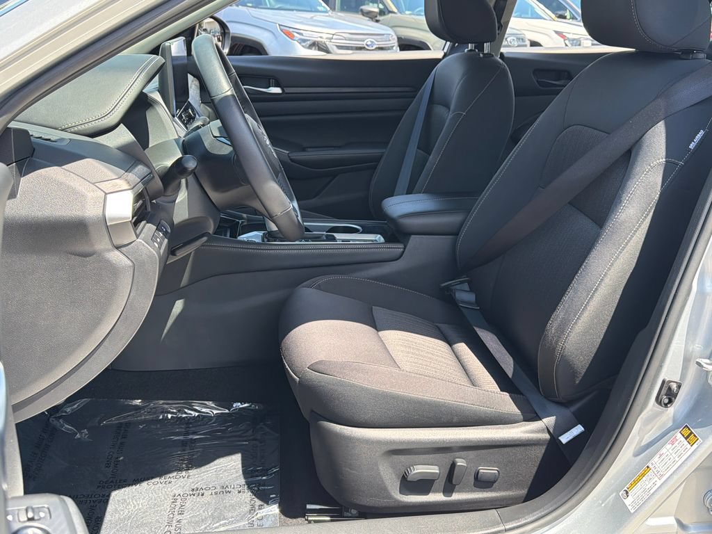 Used 2024 Nissan Altima 2.5 SV w/ SV Premium Package AWD/4WD image 24