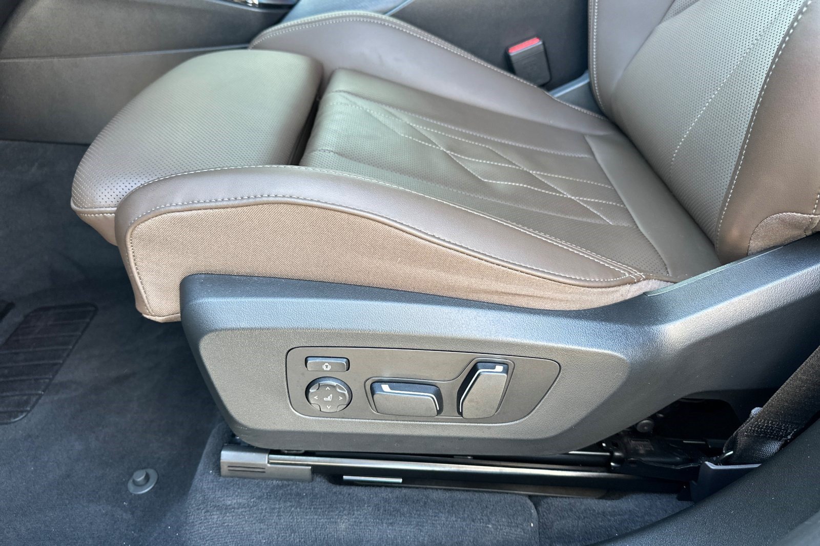 Used 2025 BMW X3 xDrive30i w/ Premium Package AWD/4WD image 15