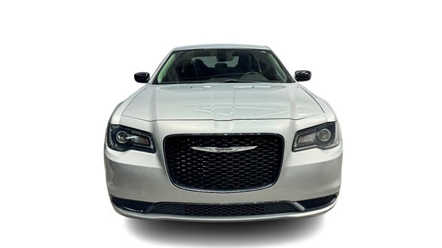 Used 2019 Chrysler 300 Touring w/ Sport Appearance Package image 6
