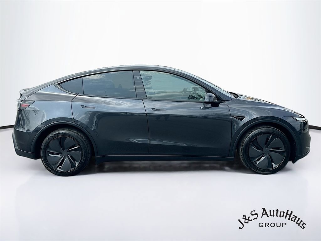 Used 2026 Tesla Model Y Long Range image 8