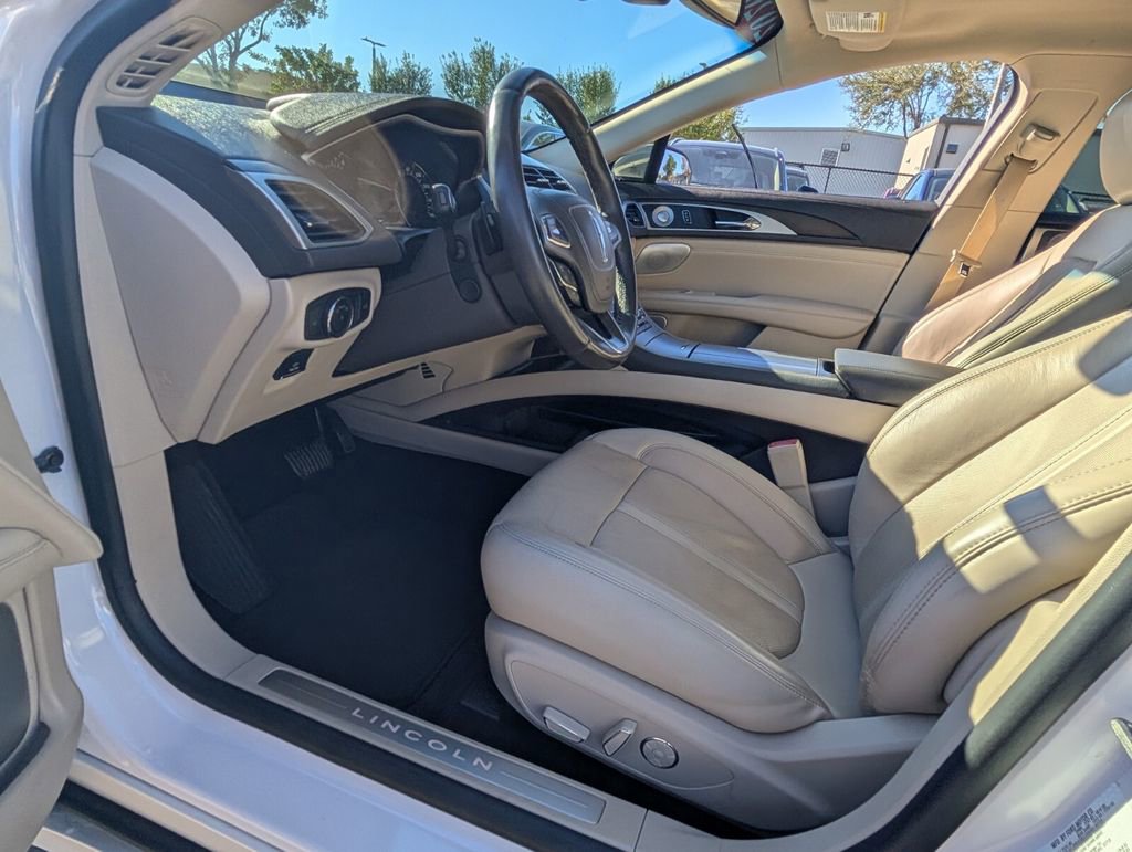 Used 2020 Lincoln MKZ Reserve w/ Luxury Package image 11