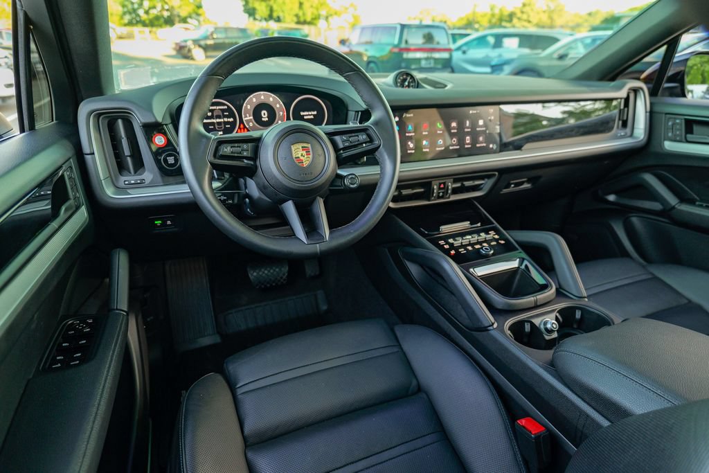 Used 2024 Porsche Cayenne Coupe AWD/4WD image 39