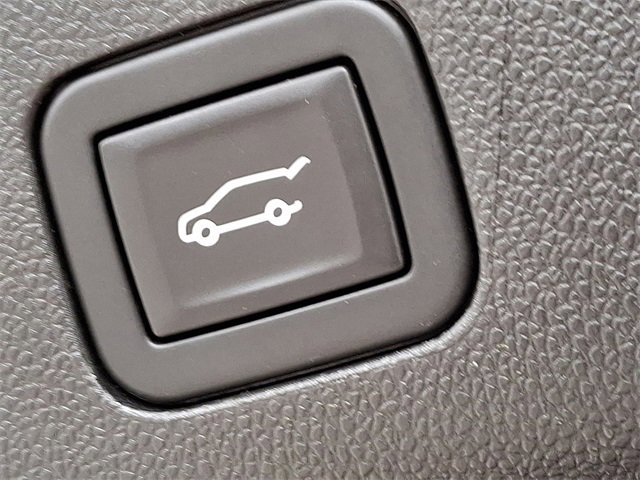 Used 2024 Cadillac Escalade Premium Luxury w/ Performance Package image 30