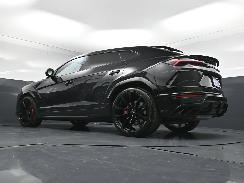Used 2022 Lamborghini Urus AWD/4WD image 24