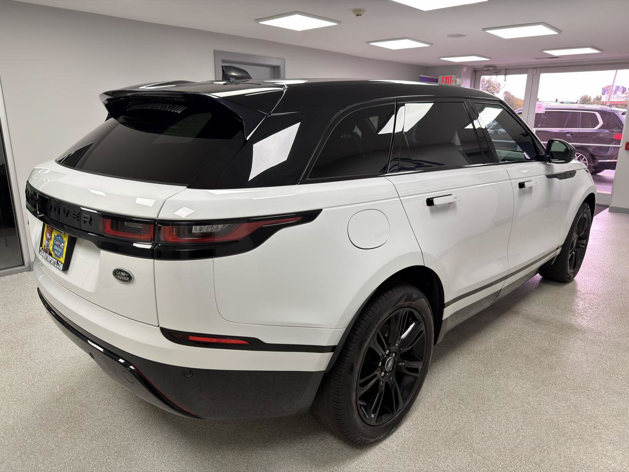 Used 2022 Land Rover Range Rover Velar R-Dynamic S AWD/4WD image 3