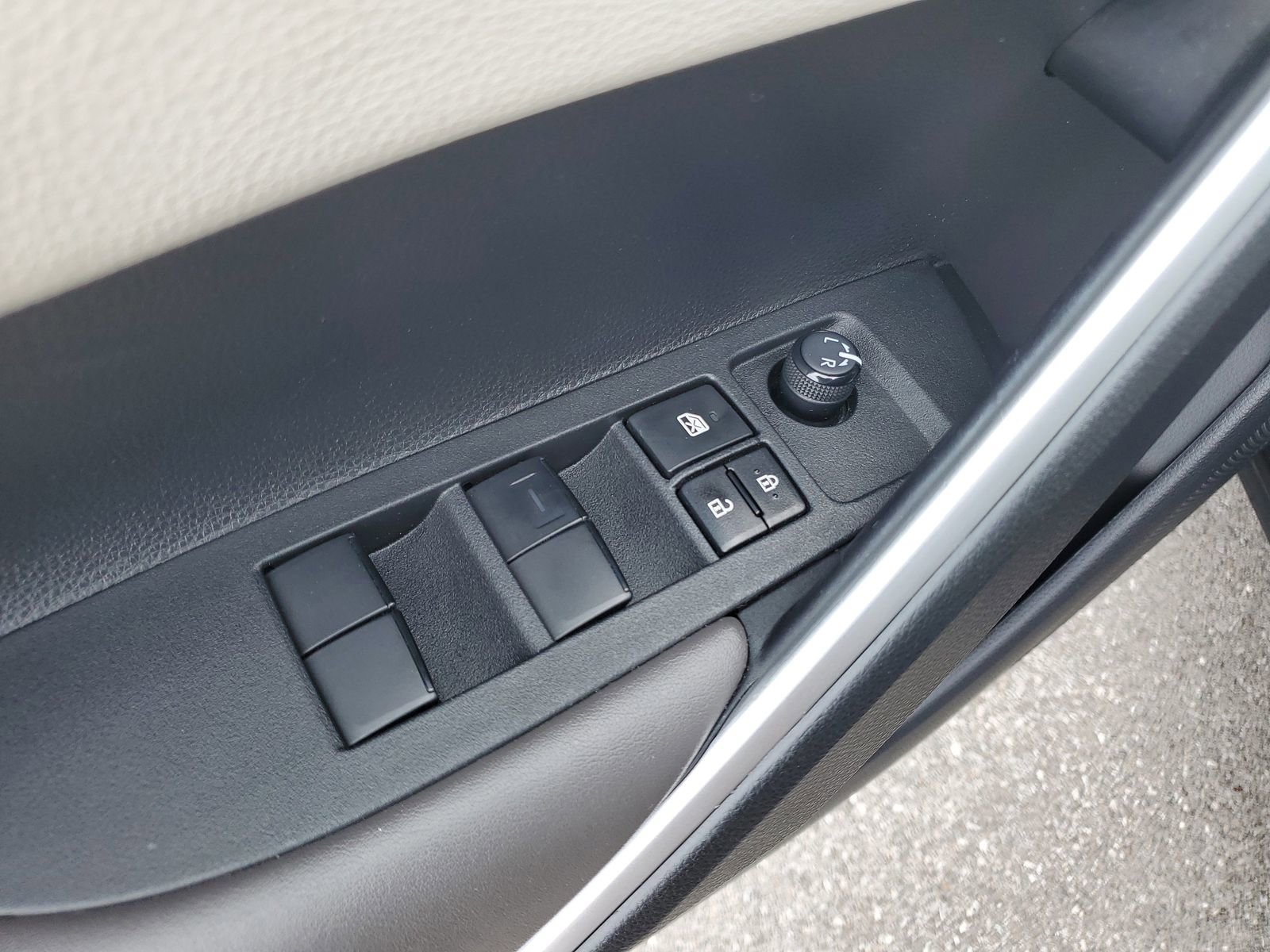 Certified 2023 Toyota Corolla Cross XLE w/ Convenience Package image 21