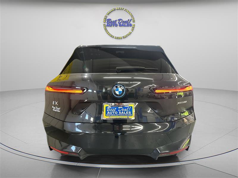 Used 2024 BMW iX xDrive50 w/ Premium Package AWD/4WD image 5