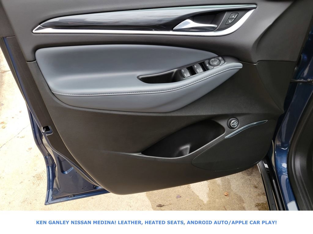 Used 2023 Buick Enclave Essence image 40