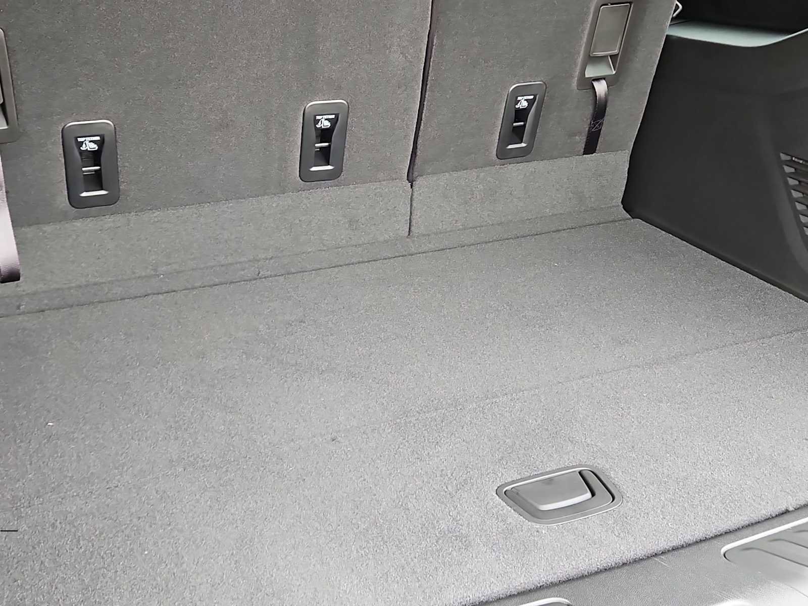 New 2026 Chevrolet Suburban LS RWD image 23