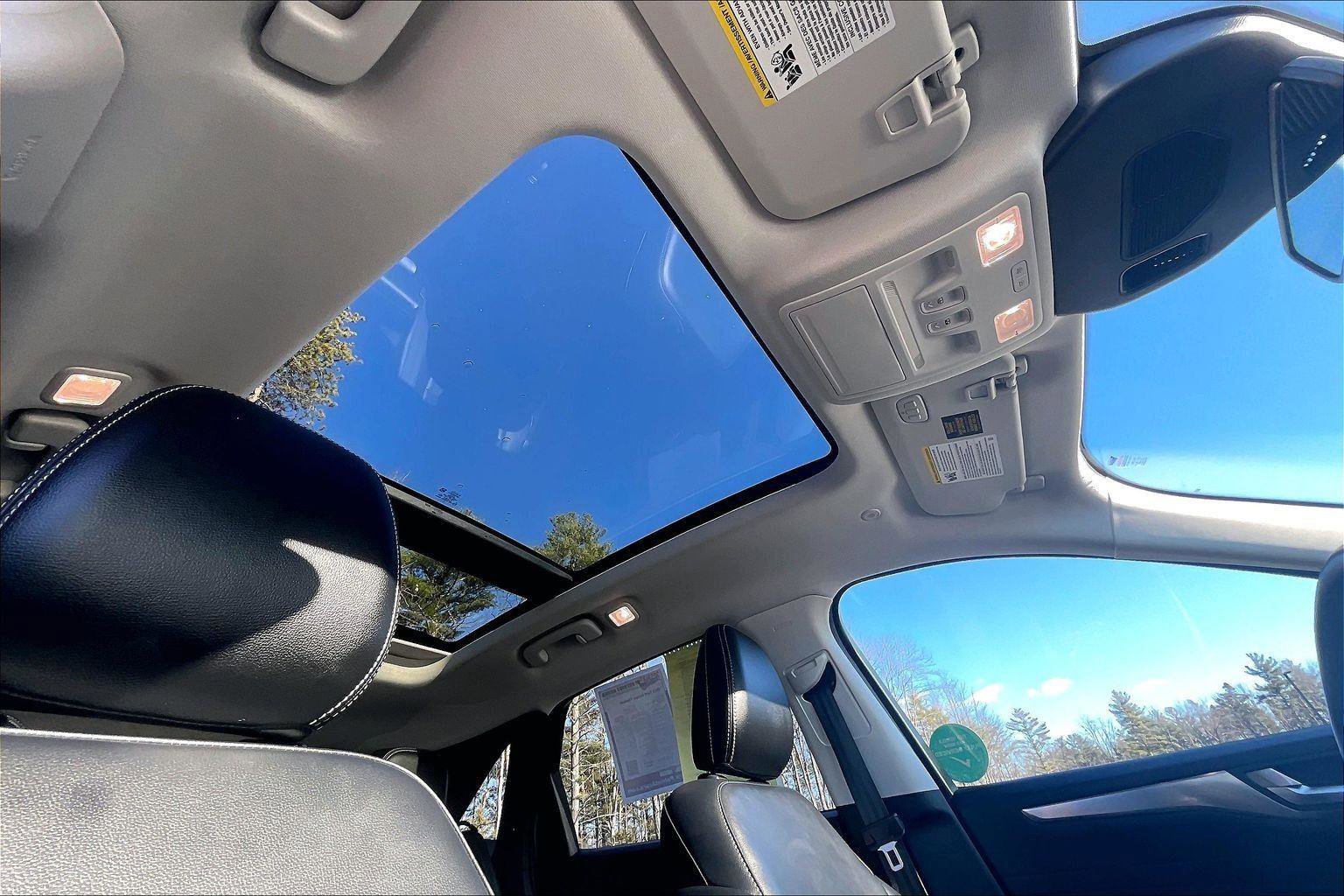 Used 2022 Ford Escape Titanium w/ Class II Trailer Tow Package image 17