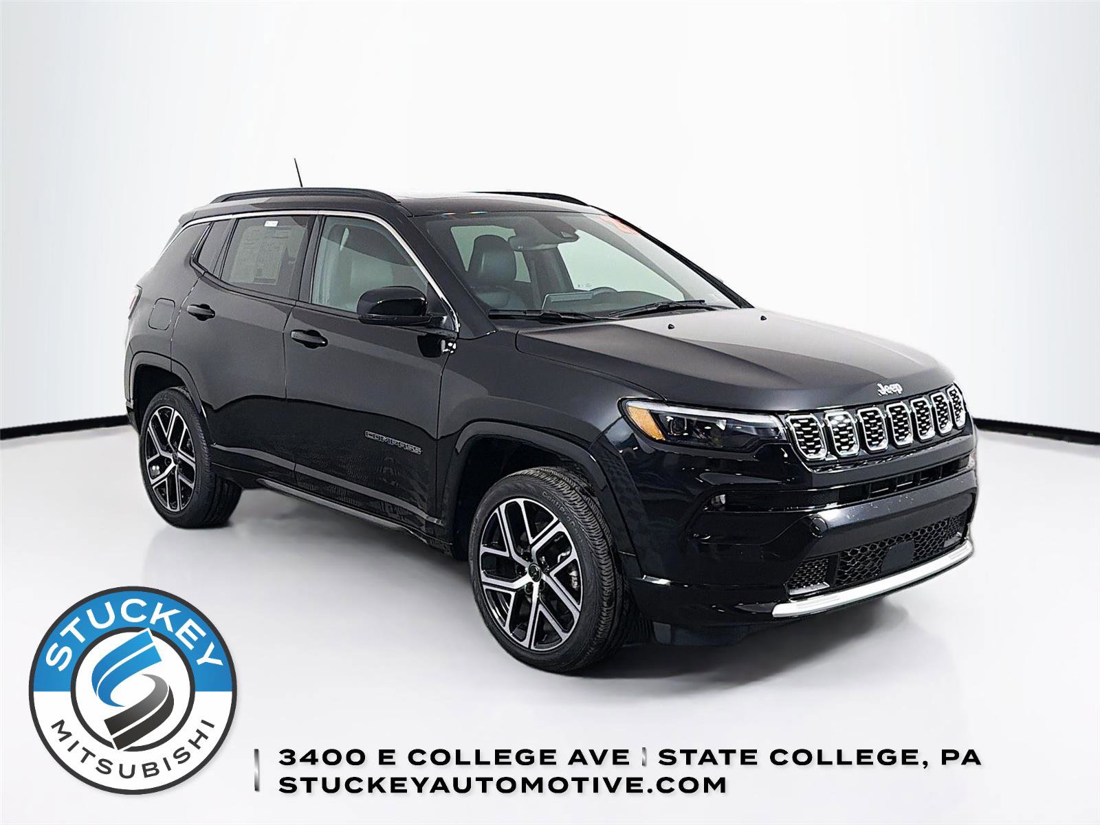 Used 2025 Jeep Compass Limited w/ Elite Group image 1