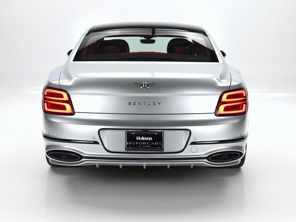 Used 2025 Bentley Flying Spur Plug-In Hybrid AWD/4WD image 5