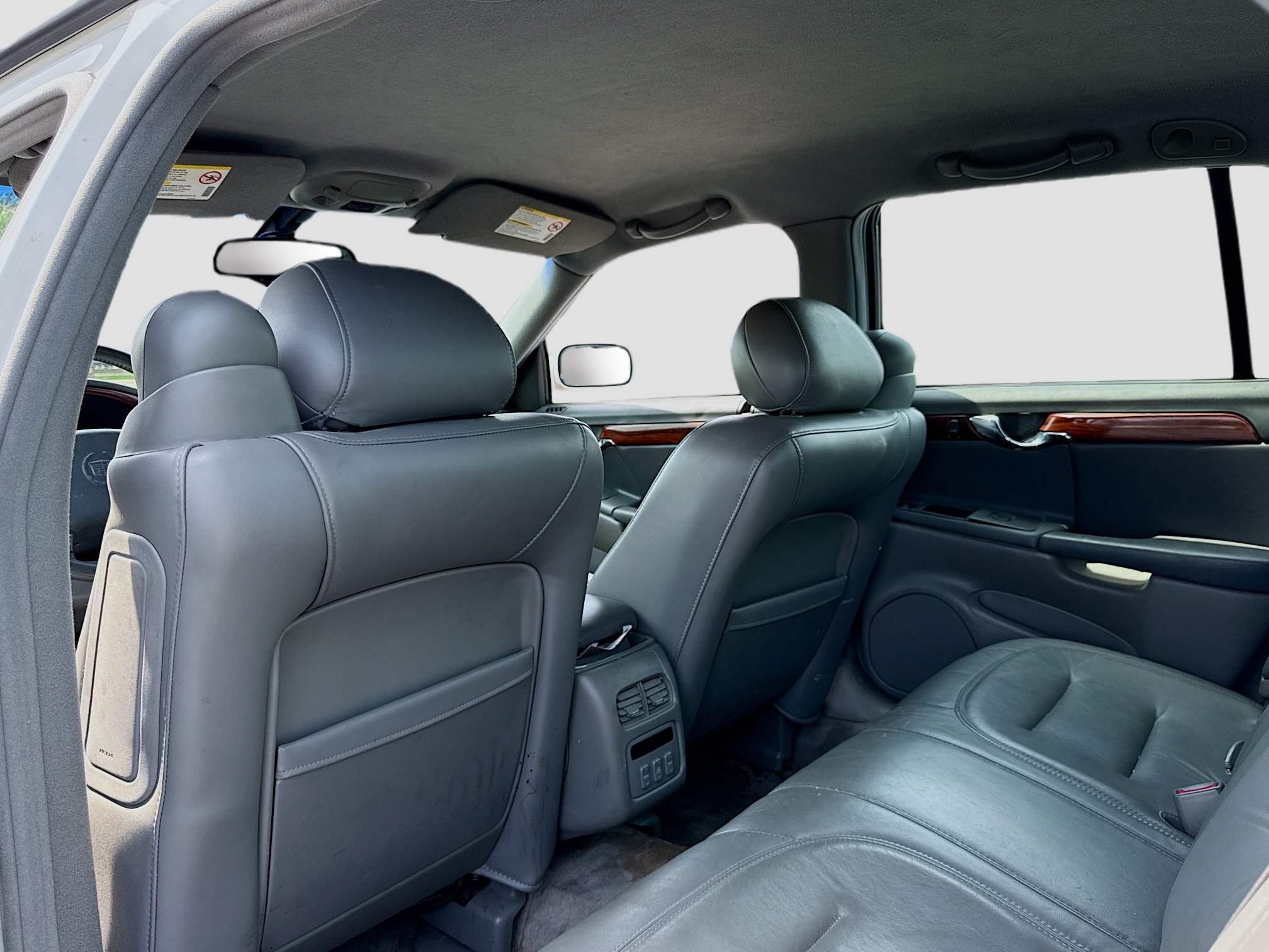 Used 2003 Cadillac De Ville FWD image 4