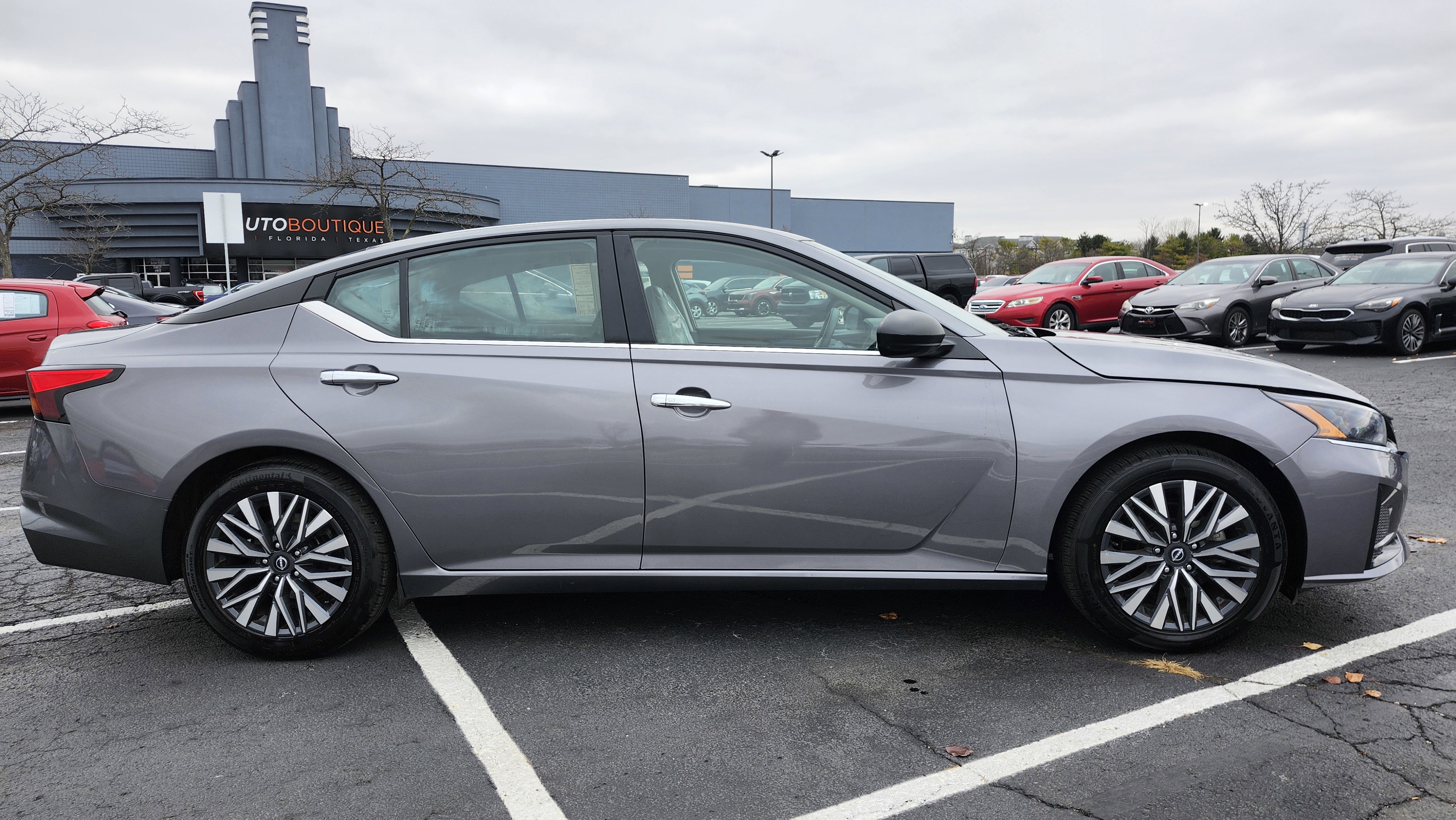Used 2024 Nissan Altima 2.5 SV image 17