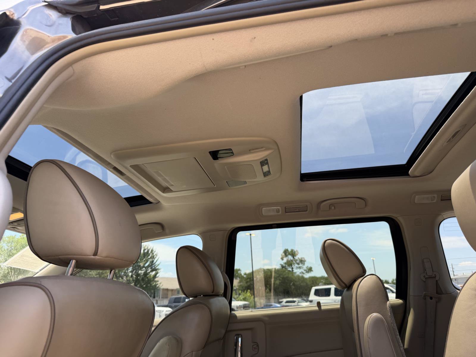 Used 2015 Nissan Quest Platinum FWD image 18