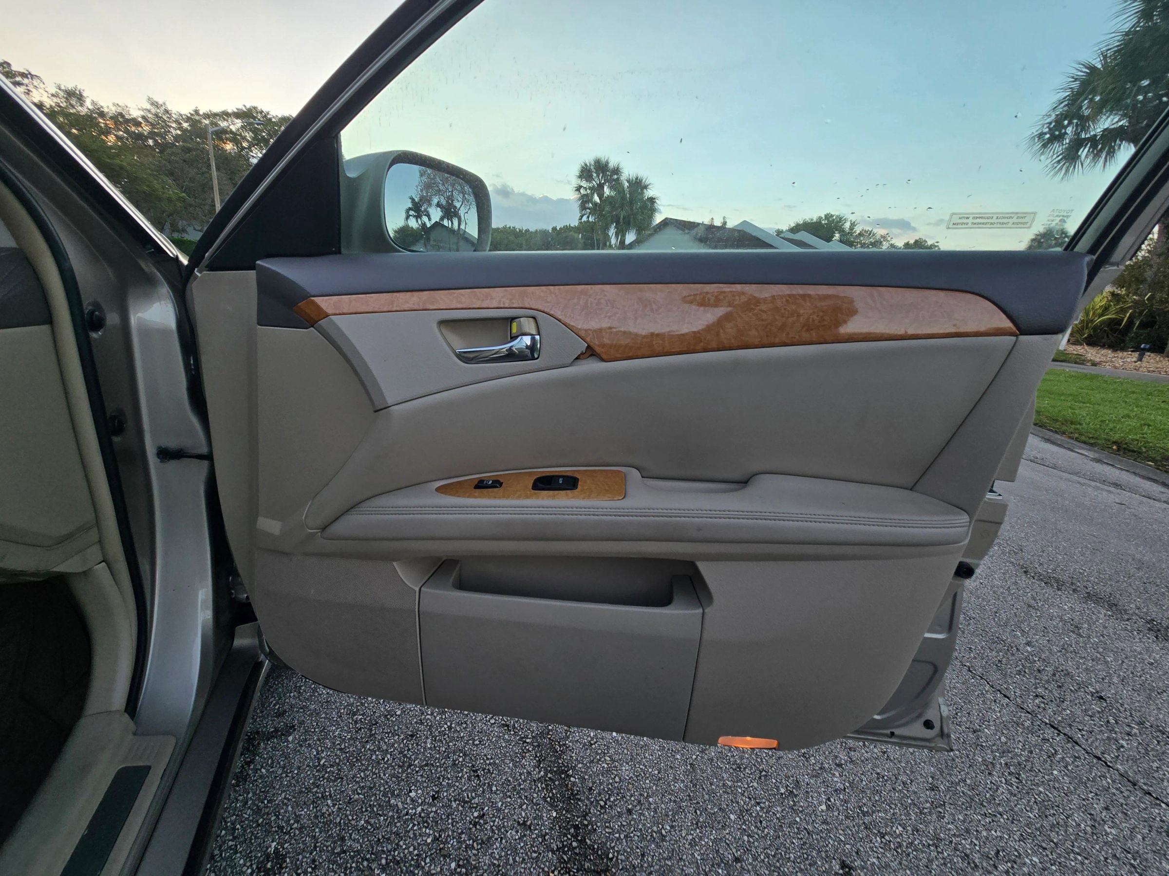Used 2006 Toyota Avalon XLS image 30