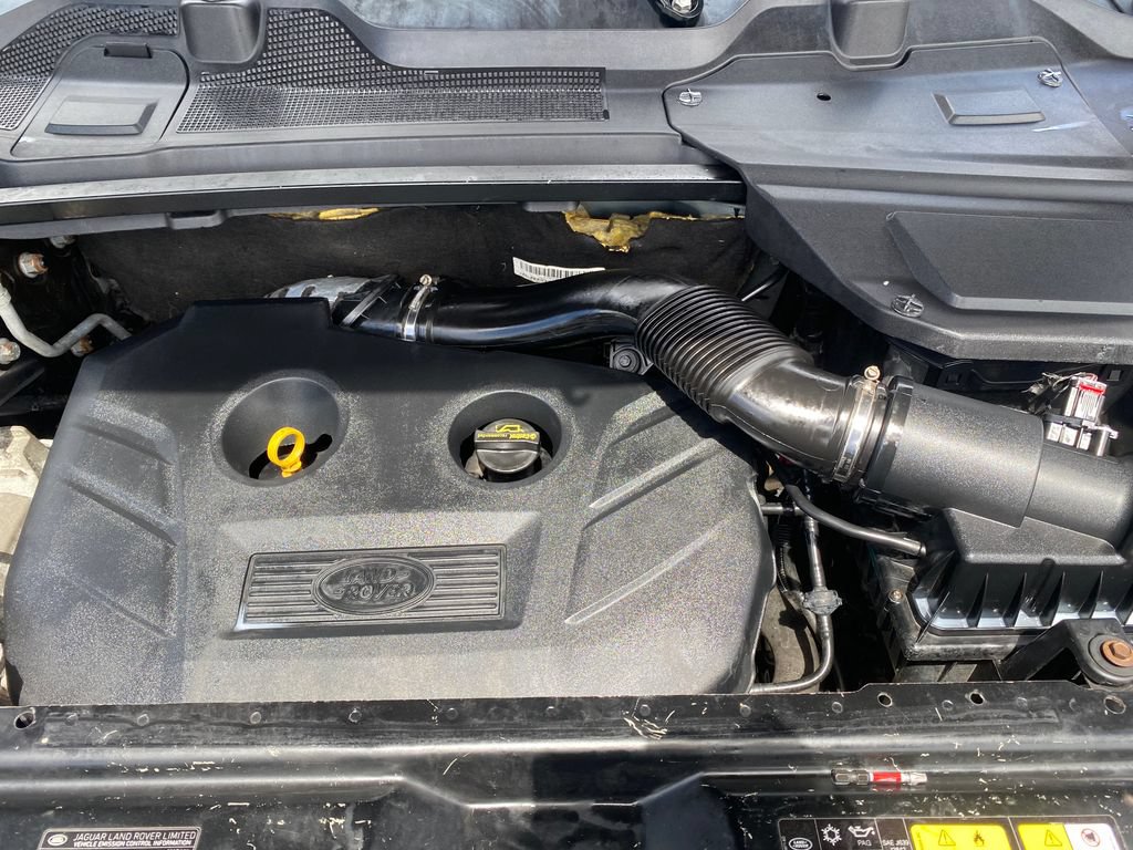 Used 2017 Land Rover Discovery Sport SE AWD/4WD image 10