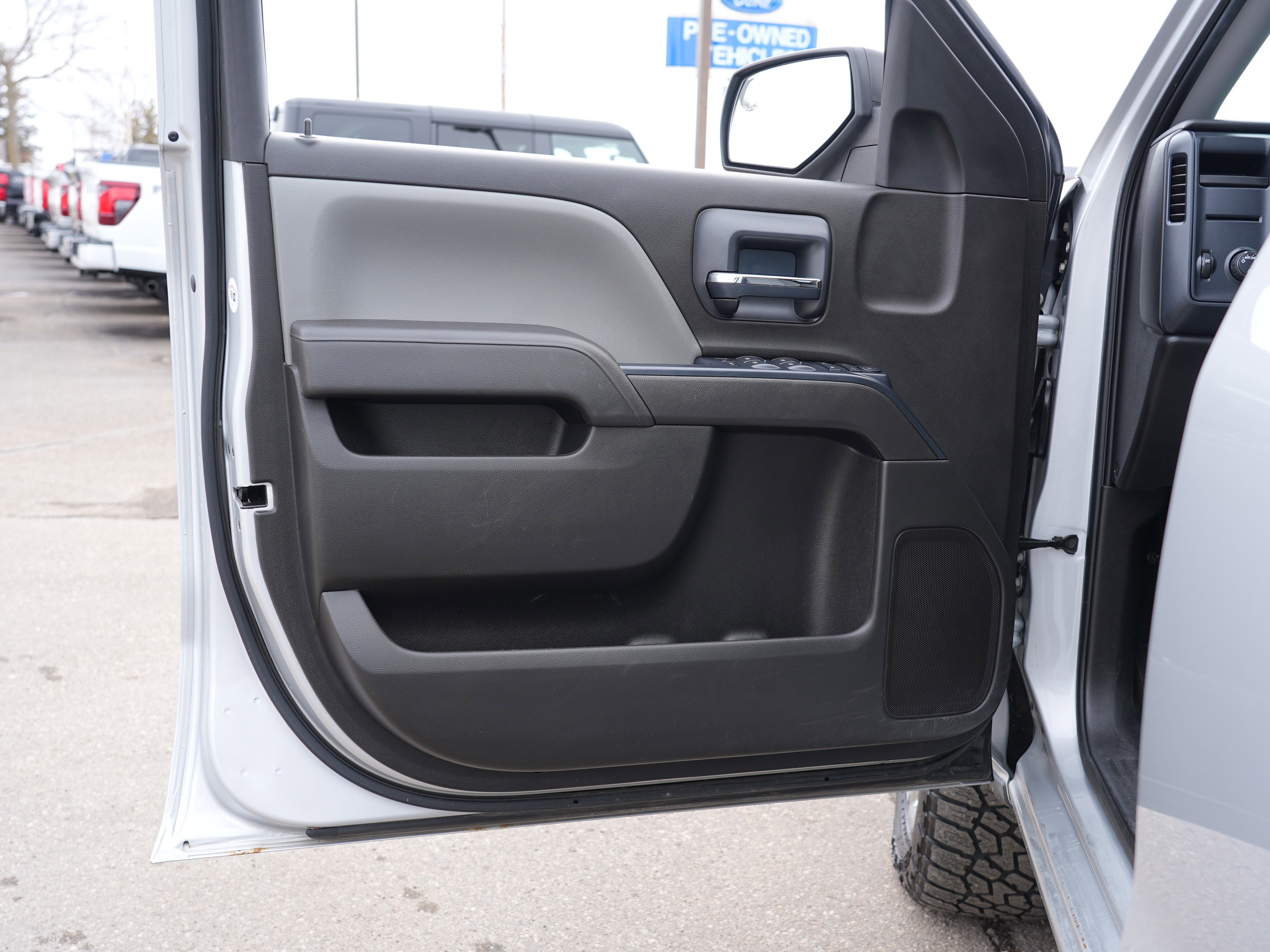 Used 2017 Chevrolet Silverado 1500 Custom image 16