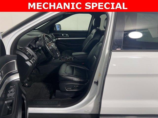 Used 2016 Ford Explorer XLT w/ Equipment Group 202A image 17