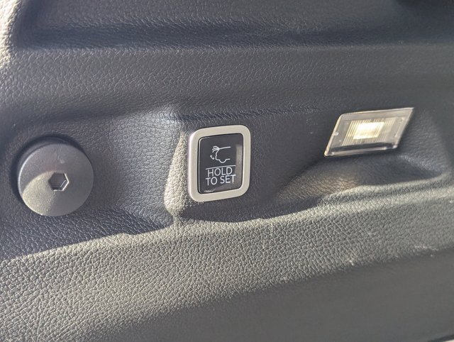 Used 2023 Jeep Grand Cherokee L Limited w/ Trailer Tow Group (B) image 32