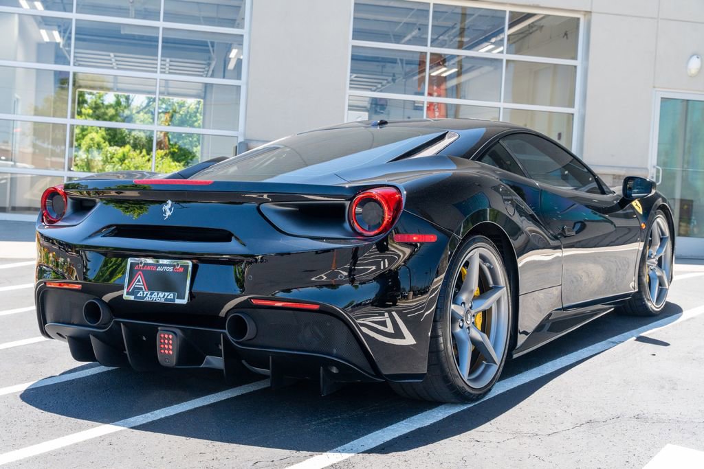 Used 2019 Ferrari 488 GTB RWD image 12