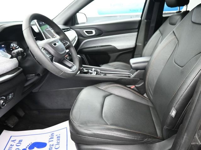 Used 2023 Jeep Compass Latitude image 12