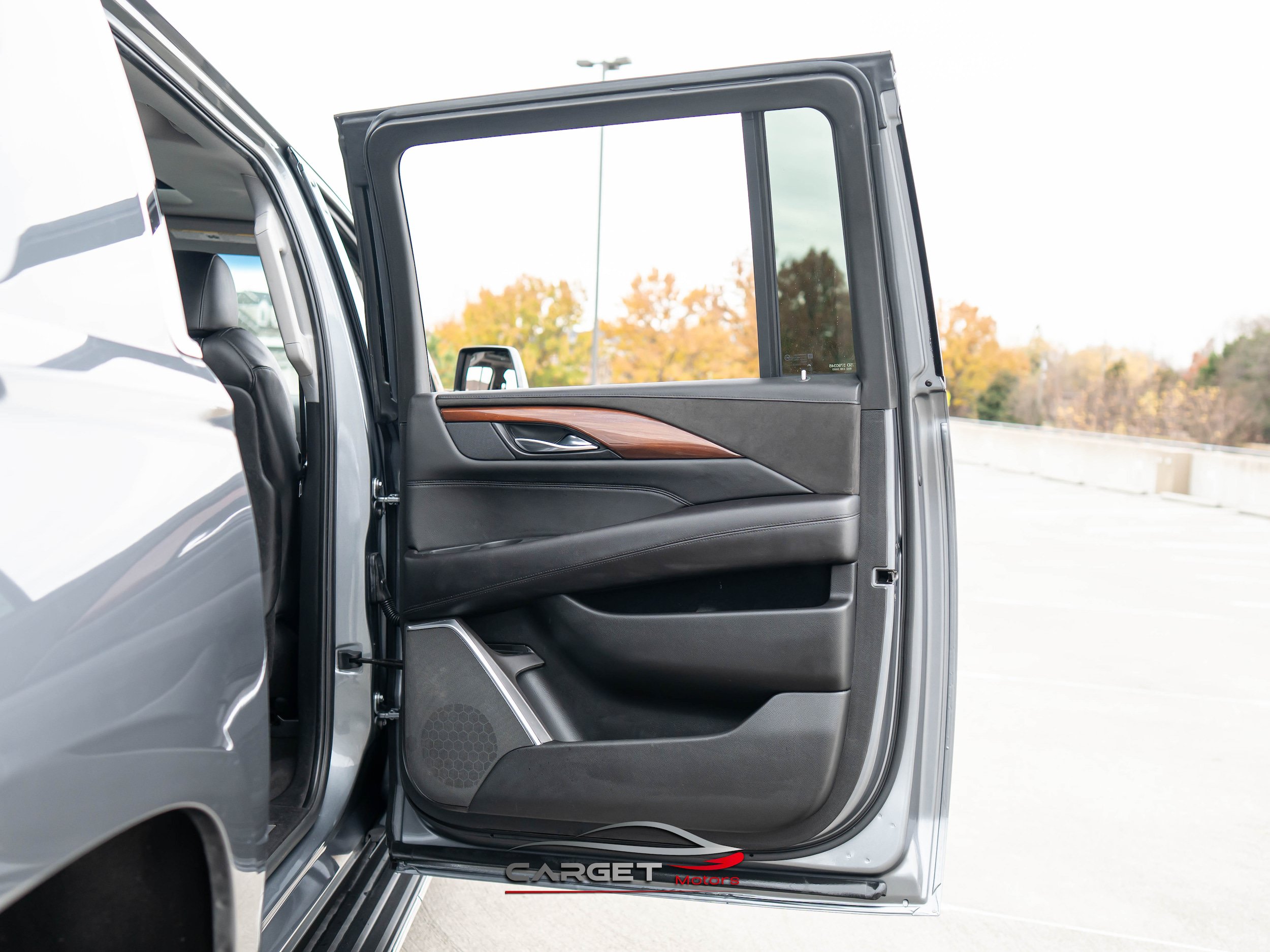Used 2019 Cadillac Escalade ESV Luxury AWD/4WD image 44