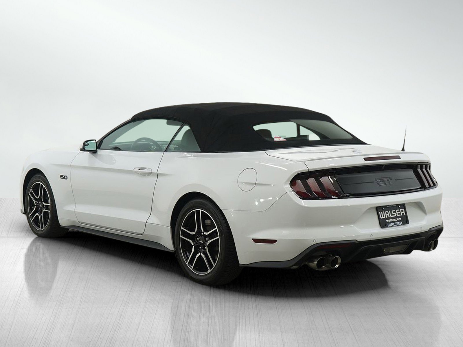 Used 2018 Ford Mustang GT Premium image 3