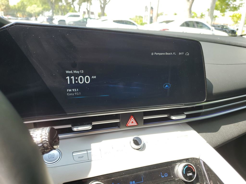Used 2023 Hyundai Elantra Limited FWD image 25