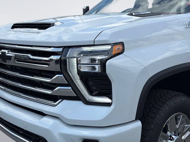New 2026 Chevrolet Silverado 3500 High Country w/ High Country Premium Package AWD/4WD image 9