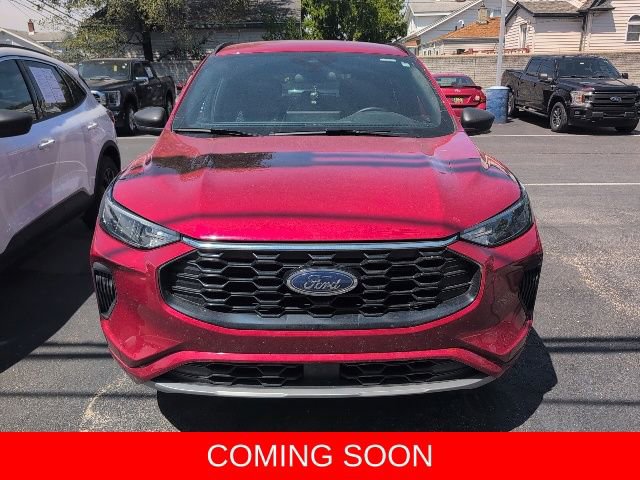 Used 2024 Ford Escape ST-Line w/ Tech Pack #1 AWD/4WD image 2