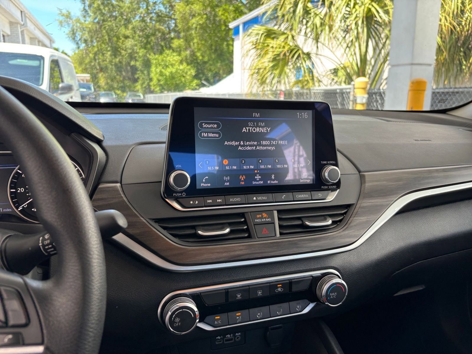 Used 2025 Nissan Altima 2.5 SV image 17