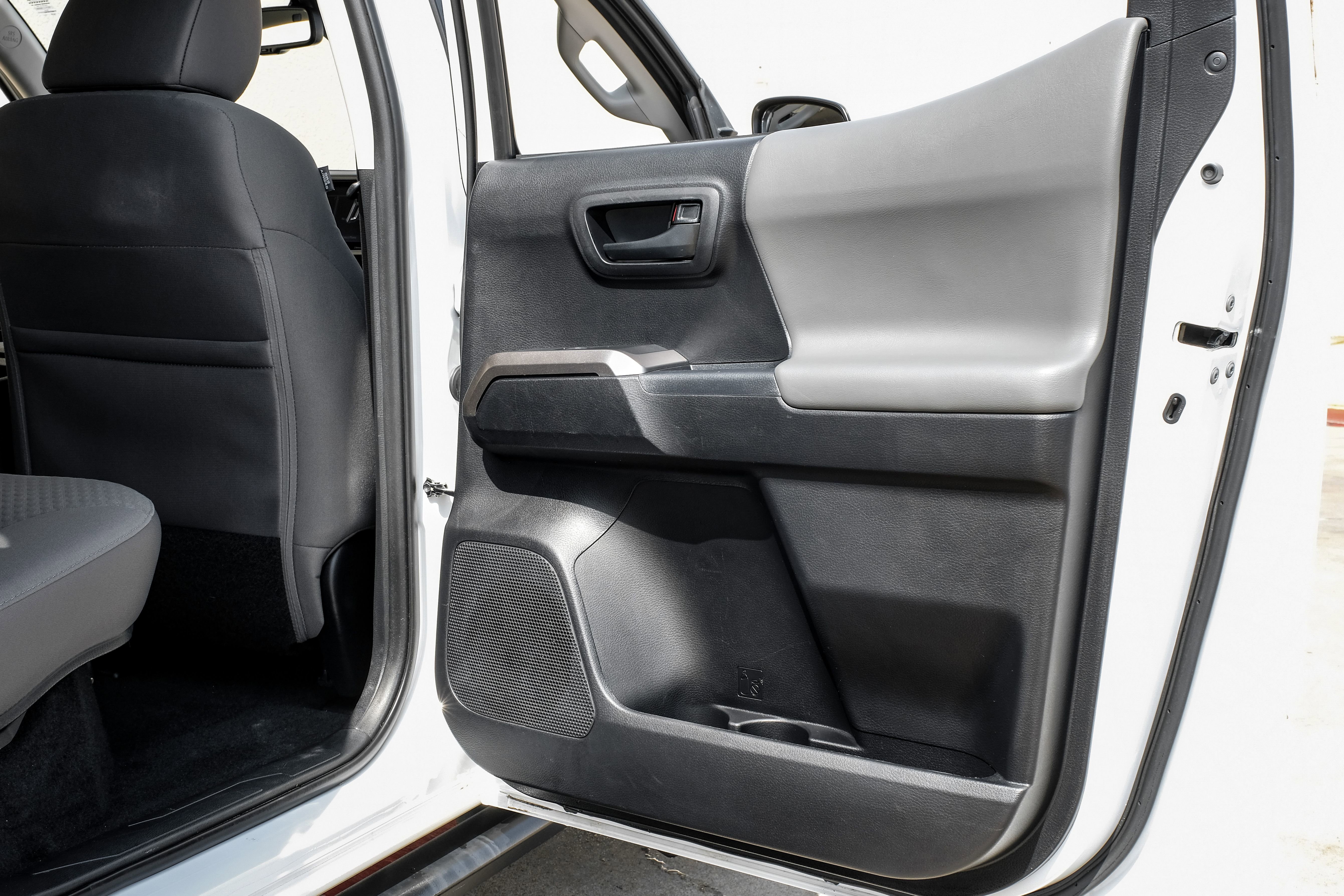 Used 2021 Toyota Tacoma SR5 RWD image 44