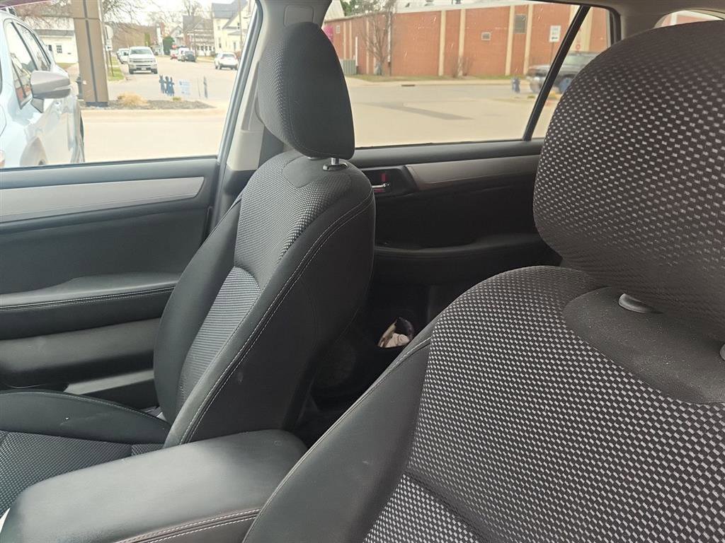 Used 2017 Subaru Outback 2.5i Premium image 10