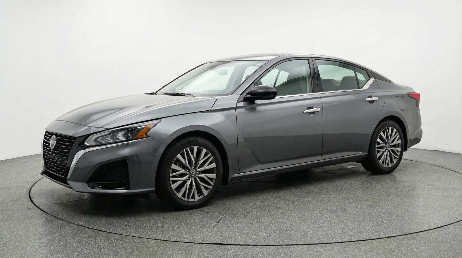 Used 2025 Nissan Altima 2.5 SV image 3