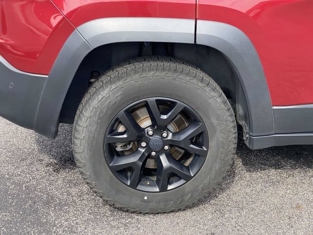 Used 2017 Jeep Cherokee Trailhawk AWD/4WD image 36
