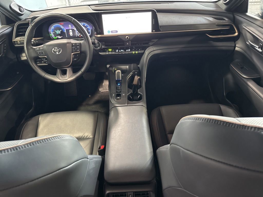 Used 2023 Toyota Crown Platinum AWD/4WD image 28