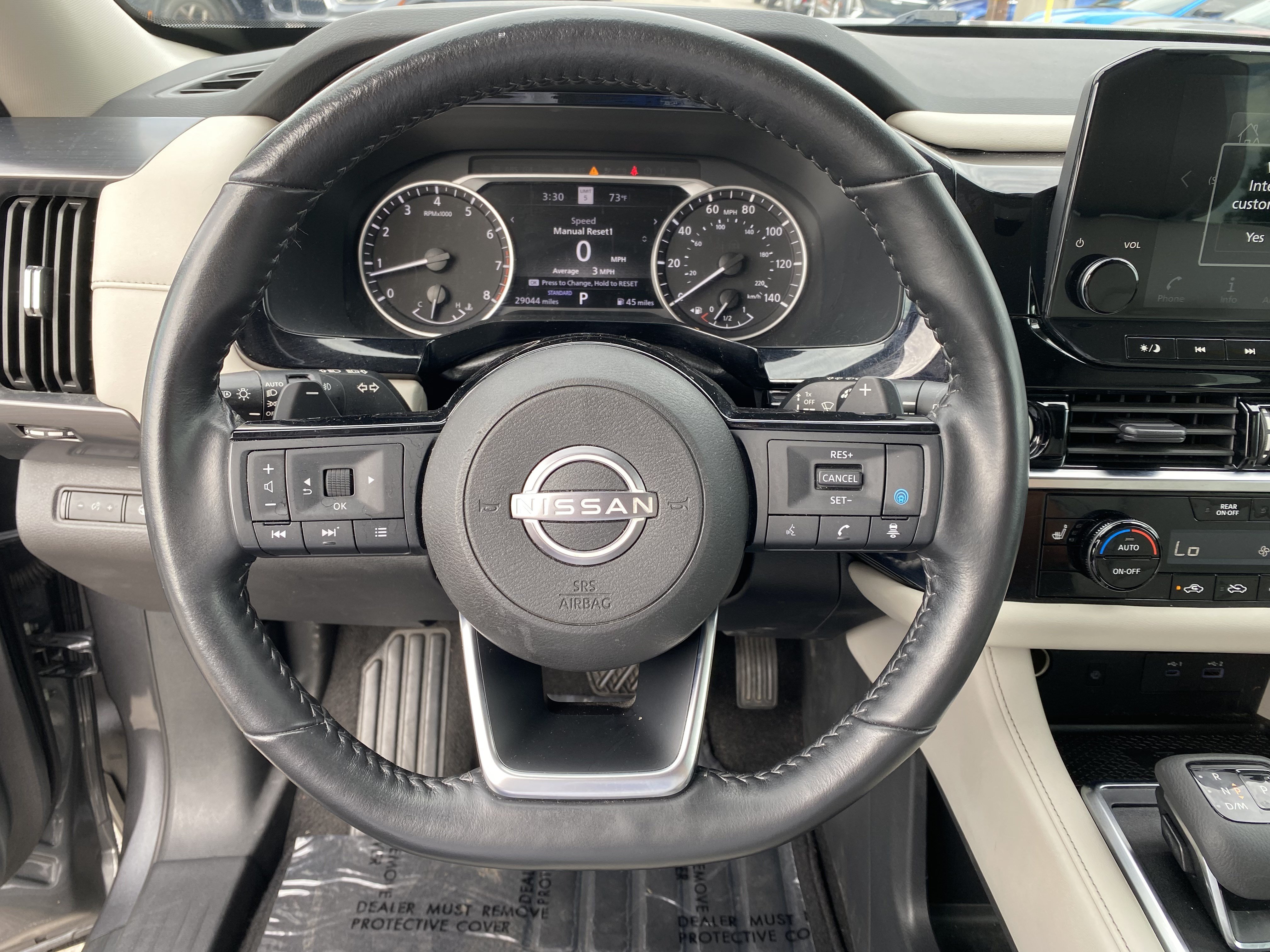 Used 2023 Nissan Pathfinder SL w/ Lighting Package (N92) FWD image 12