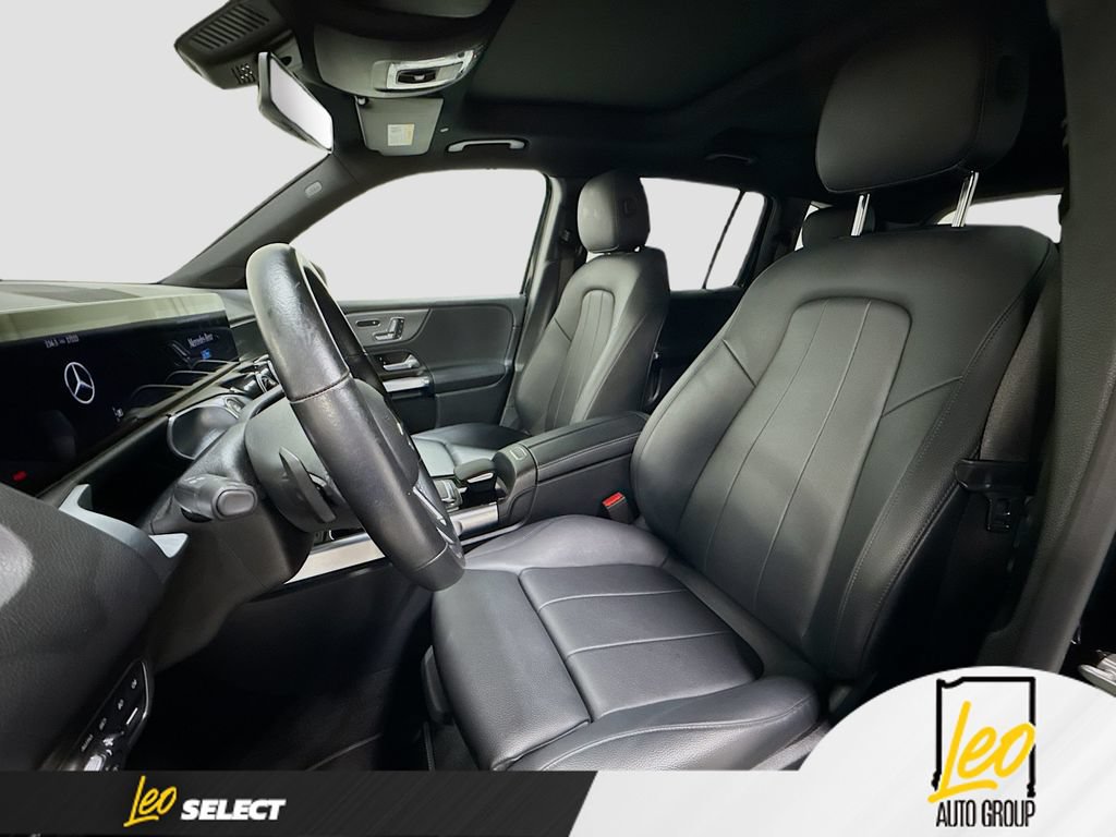 Used 2021 Mercedes-Benz GLB 250 4MATIC w/ Premium Package image 22