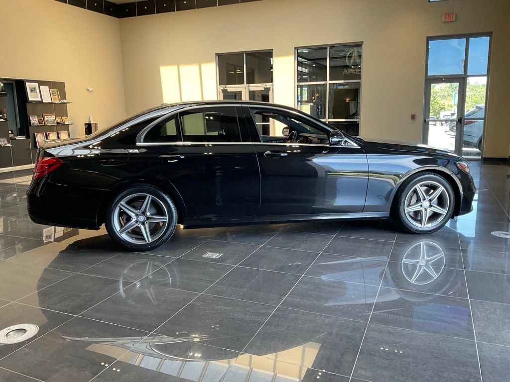 Used 2017 Mercedes-Benz E 300 4MATIC image 6