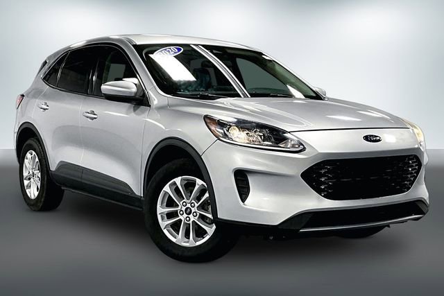 Used 2020 Ford Escape SE image 1