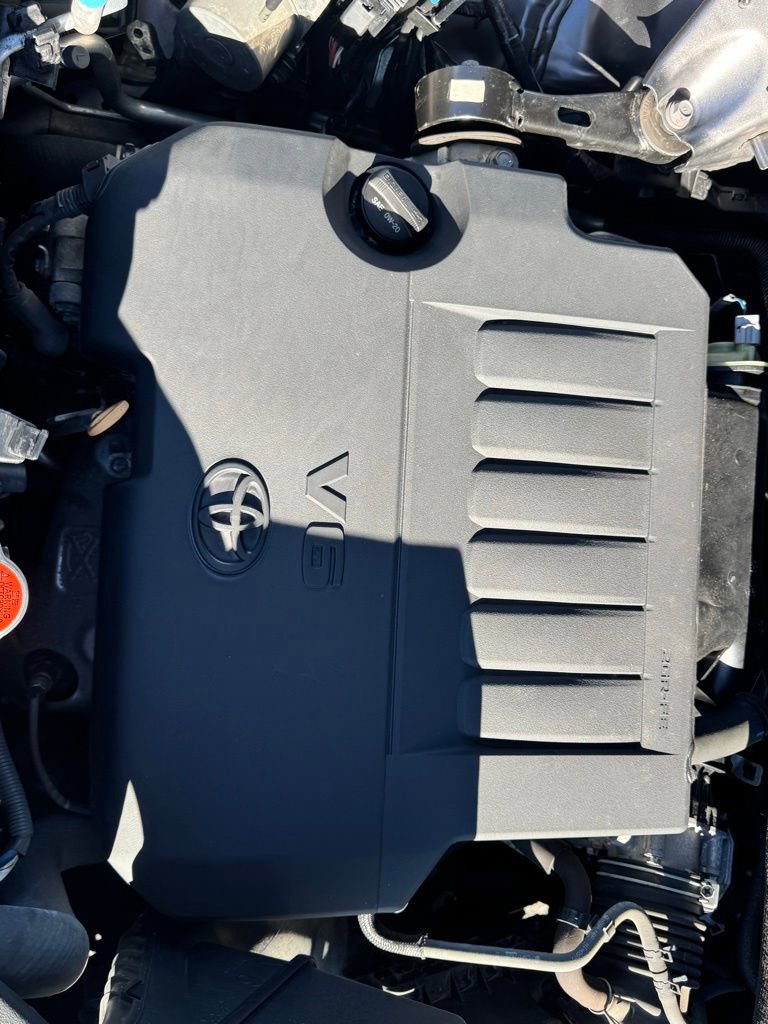 Used 2016 Toyota Highlander XLE image 38