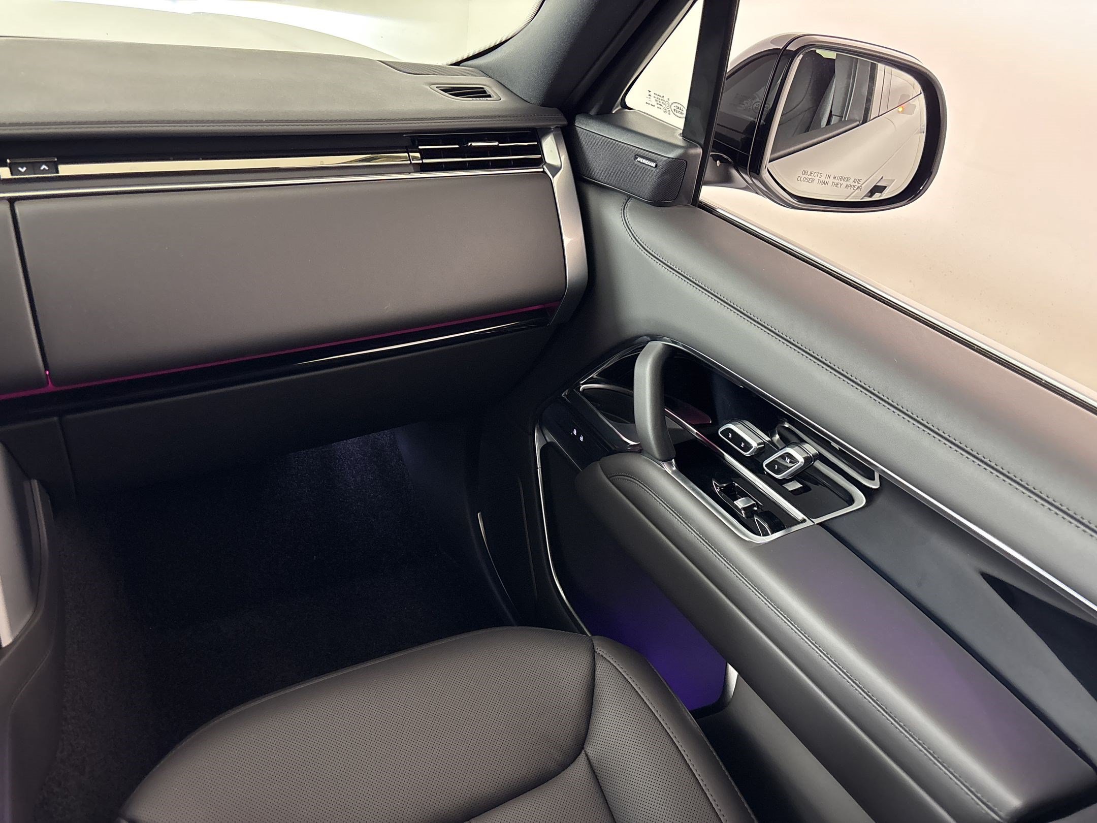 New 2026 Land Rover Range Rover SE AWD/4WD image 29