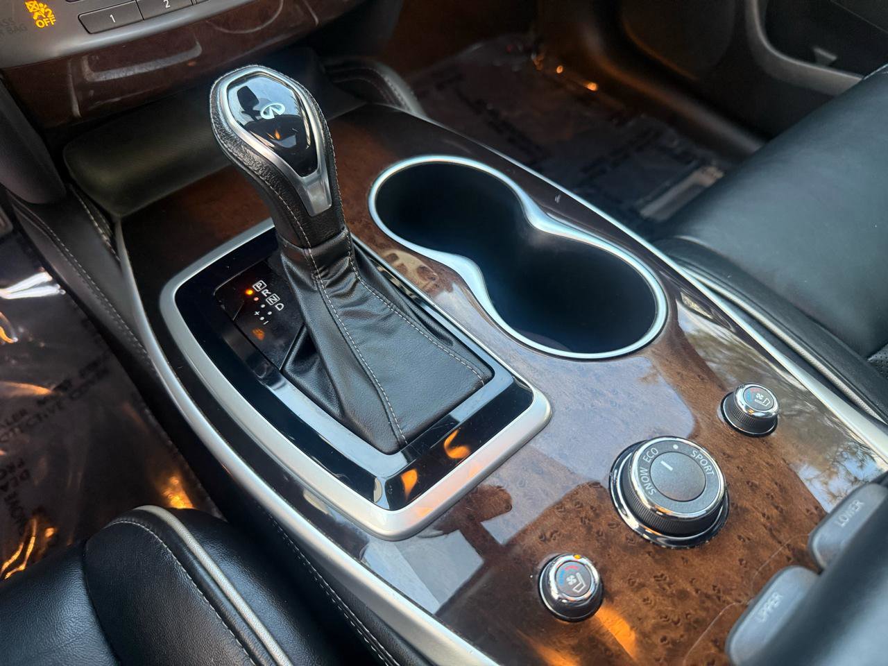 Used 2017 INFINITI QX60 Luxe w/ Deluxe Technology Package image 33