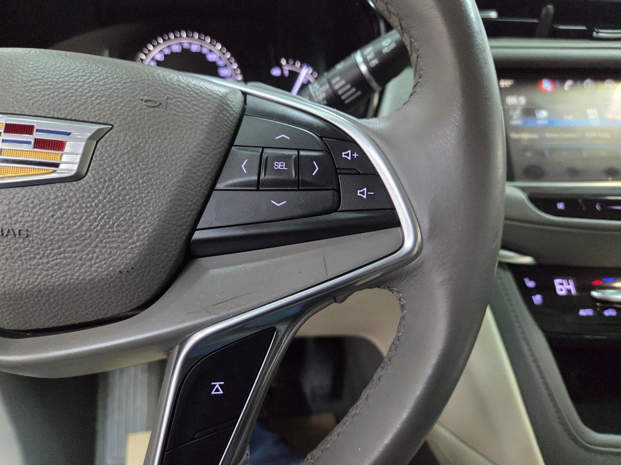 Used 2017 Cadillac XT5 Premium Luxury w/ Advanced Security Package AWD/4WD image 33