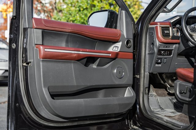 Used 2023 Ford Expedition Max Limited image 41